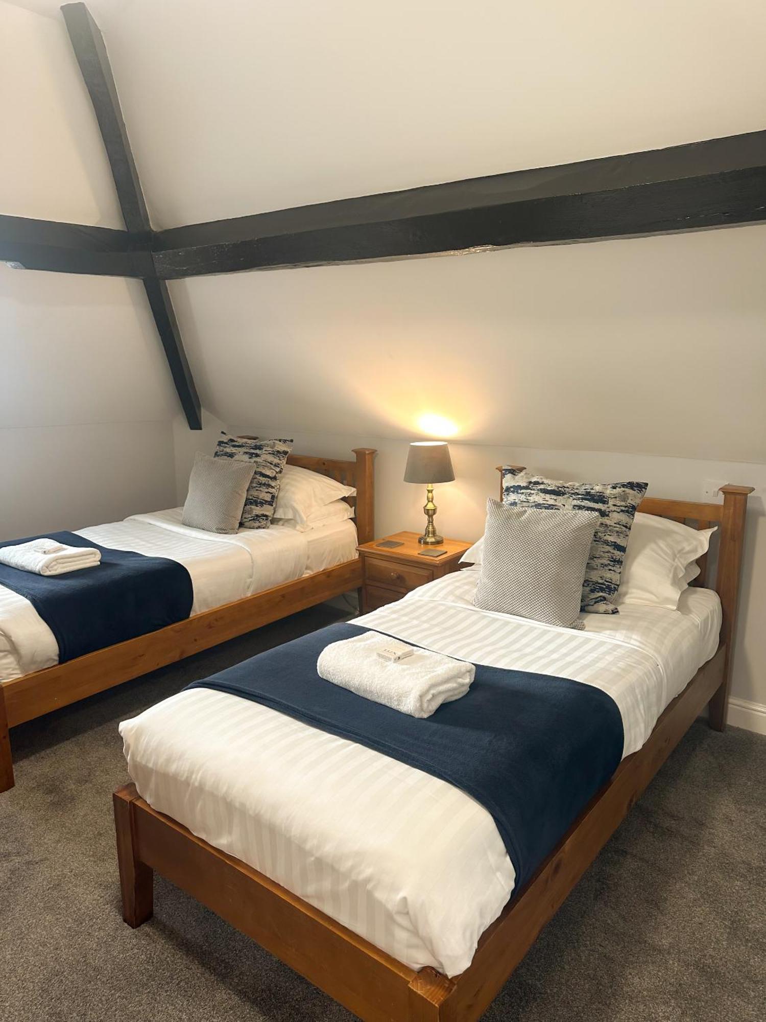 The Corbet Arms Hotel Uffington  Szoba fotó