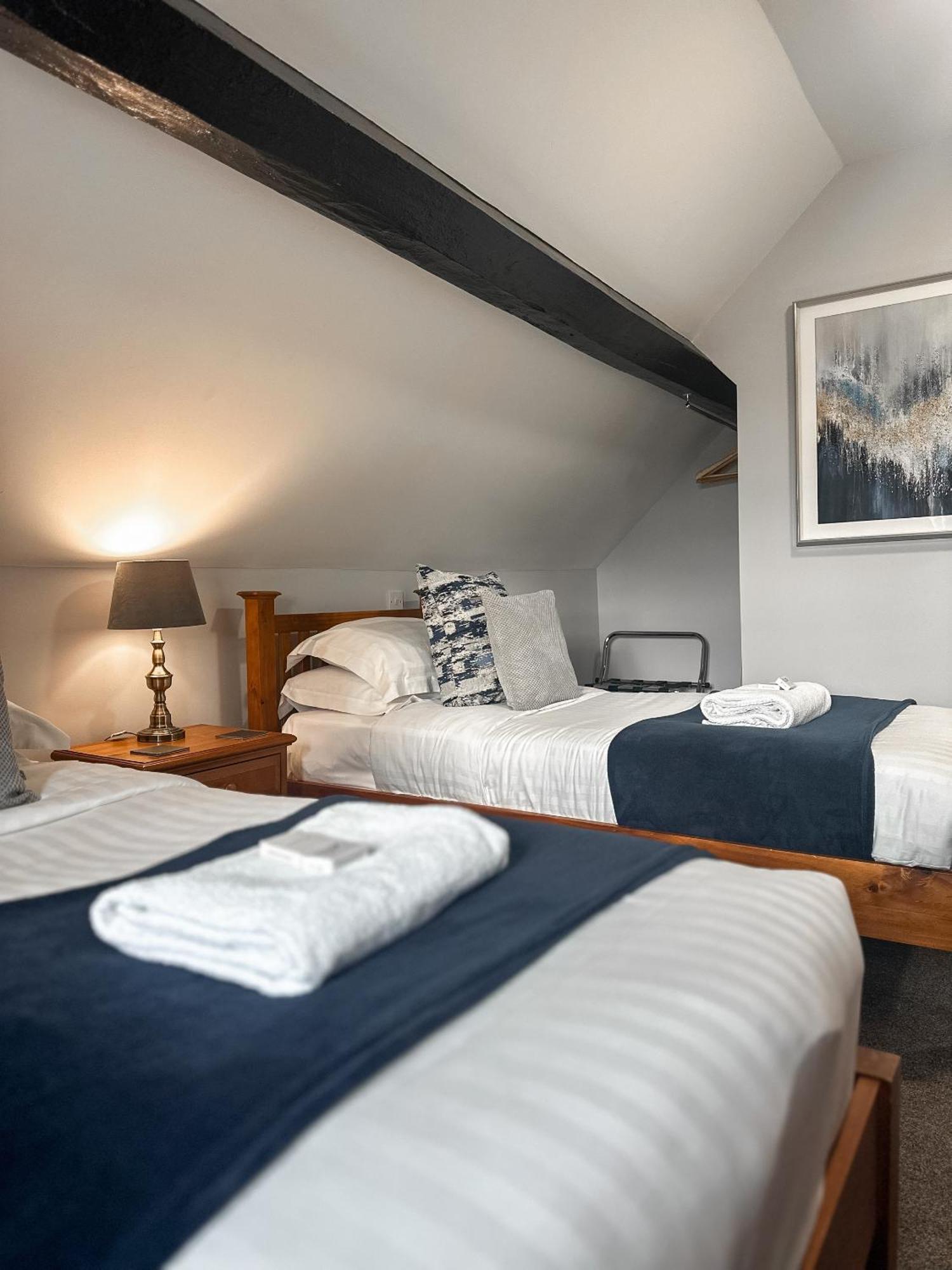 The Corbet Arms Hotel Uffington  Szoba fotó