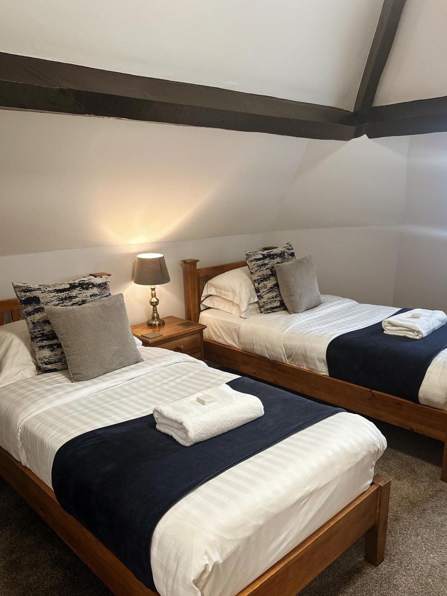 The Corbet Arms Hotel Uffington  Szoba fotó