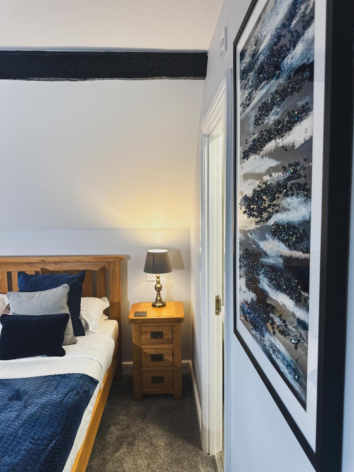 The Corbet Arms Hotel Uffington  Szoba fotó